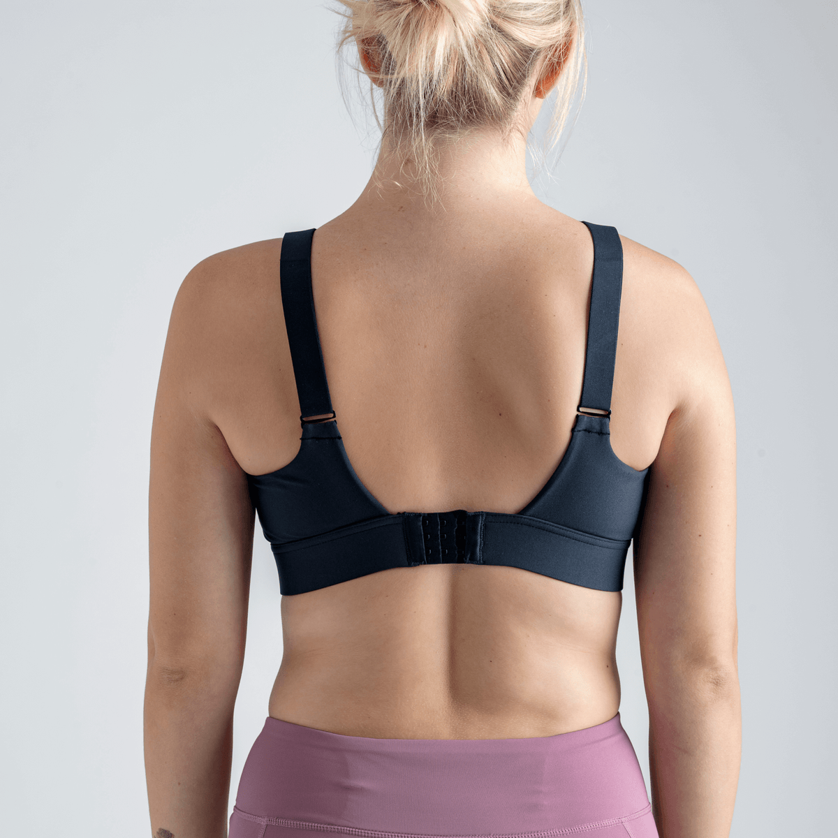 Fiera Women's Sports Bra in Black